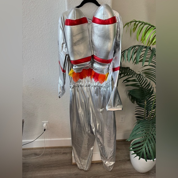 Pottery barn light up Astronaut costume size large - Picture 6 of 7